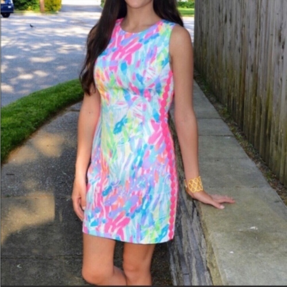 Lilly Pulitzer Mila shift dress with pink sea shell lace detail